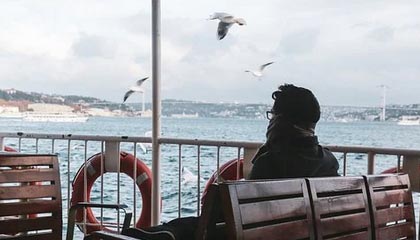 欧冠赛场突发!裁判被曝赛后指控,快船球员通过云体育入口应对